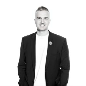  Trevor Mayoh