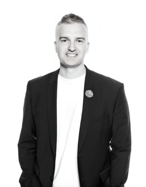  Trevor Mayoh